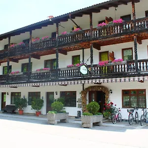 Frühstückspension Almhostel, Flintsbach